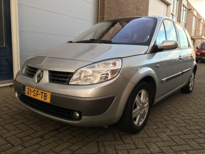 Renault Sc&eacute;nic 1.6-16V Priv.Luxe