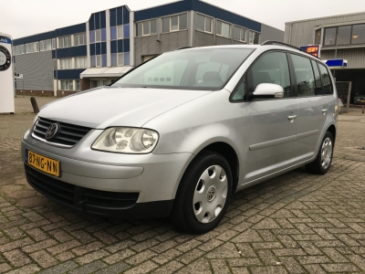 Volkswagen Touran 1.6-16V FSI